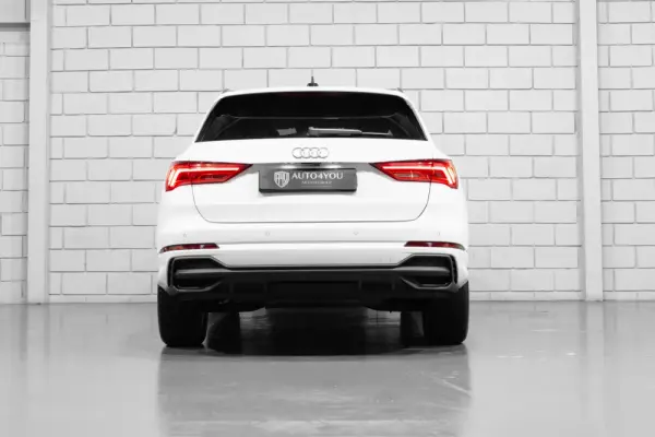 Audi Q3 45 TFSIe S line S tronic 46