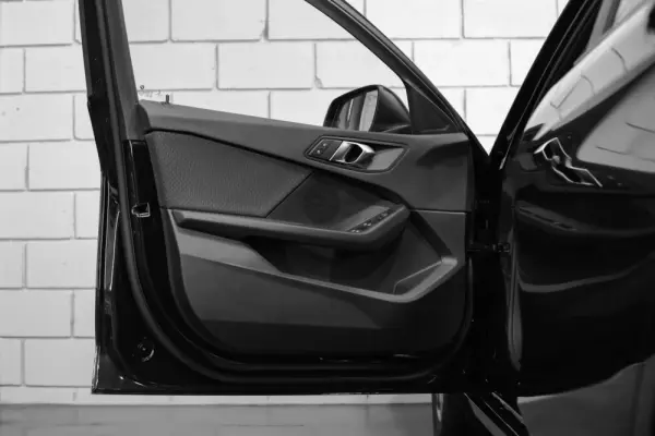 BMW 116 d Advantage Auto 23