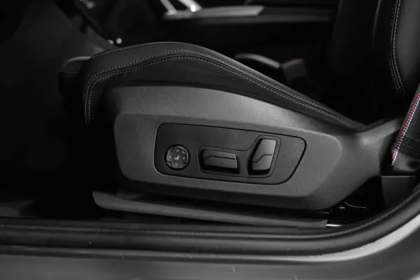 BMW iX2 xDrive30 Pack Desportivo M Pro 38