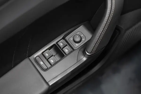 Cupra Leon 1.4 e-Hybrid VZ DSG 28