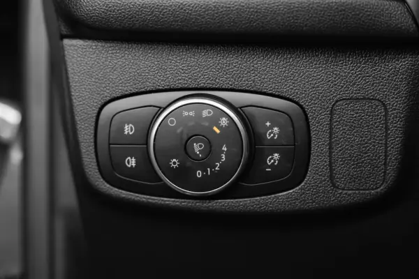 Ford Focus 1.0 EcoBoost MHEV Titanium 27