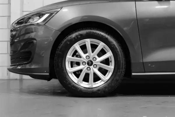 Ford Focus 1.0 EcoBoost MHEV Titanium 37