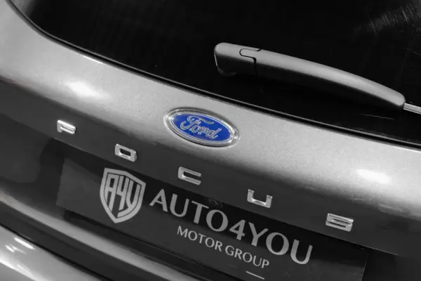 Ford Focus 1.0 EcoBoost MHEV Titanium 38