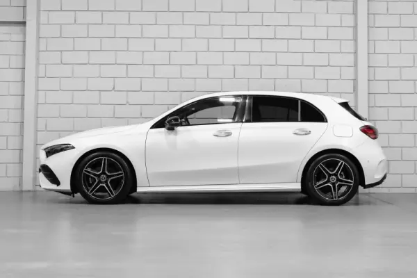 Mercedes-Benz A 180 d AMG Line Aut. 3