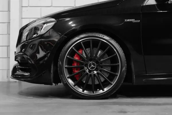 Mercedes-Benz A 45 AMG 4Matic Speedshift 7G-DCT 5