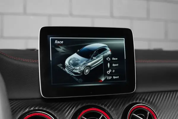 Mercedes-Benz A 45 AMG 4Matic Speedshift 7G-DCT 15