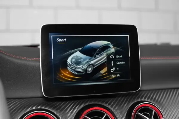 Mercedes-Benz A 45 AMG 4Matic Speedshift 7G-DCT 16