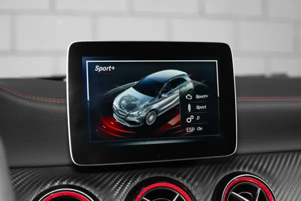 Mercedes-Benz A 45 AMG 4Matic Speedshift 7G-DCT 17