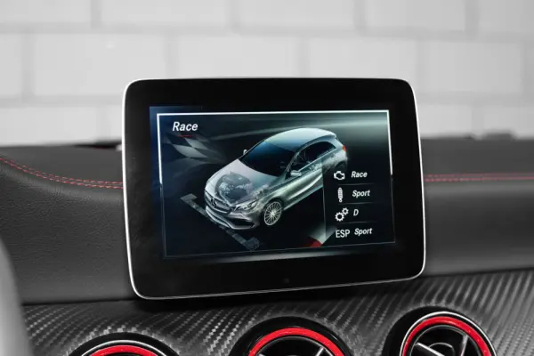 Mercedes-Benz A 45 AMG 4Matic Speedshift 7G-DCT 19