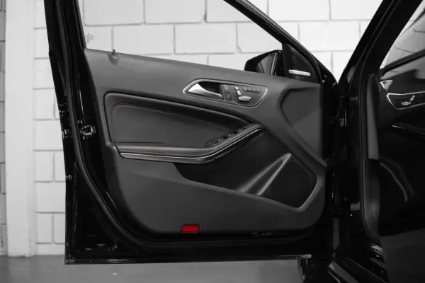 Mercedes-Benz A 45 AMG 4Matic Speedshift 7G-DCT 21