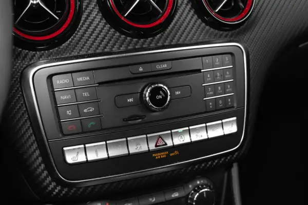 Mercedes-Benz A 45 AMG 4Matic Speedshift 7G-DCT 31