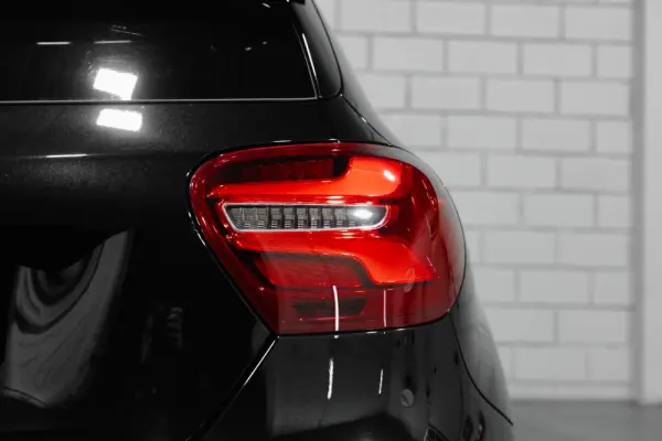 Mercedes-Benz A 45 AMG 4Matic Speedshift 7G-DCT 48