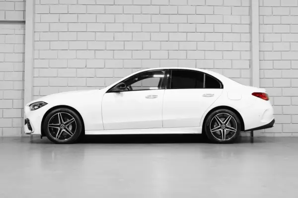 Mercedes-Benz C 300 e 9G-TRONIC AMG Line 3