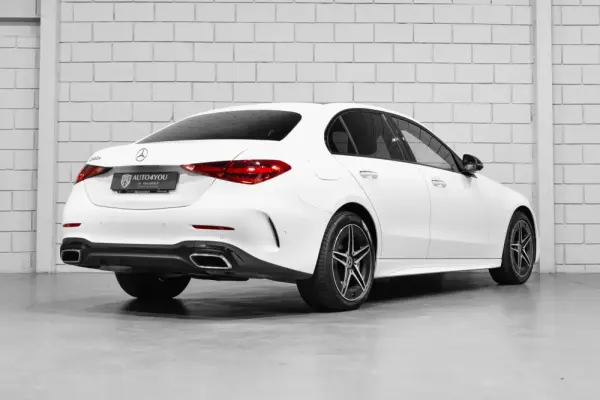 Mercedes-Benz C 300 e 9G-TRONIC AMG Line 4