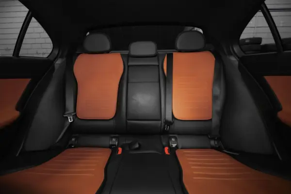 Mercedes-Benz C 300 e 9G-TRONIC AMG Line 6