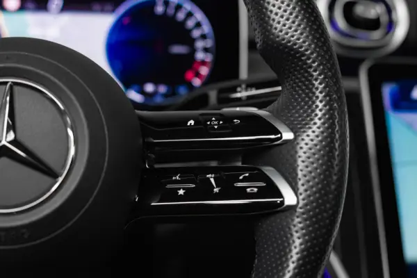 Mercedes-Benz C 300 e 9G-TRONIC AMG Line 9