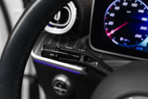 Mercedes-Benz C 300 e 9G-TRONIC AMG Line 10