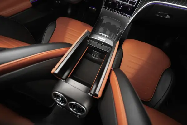 Mercedes-Benz C 300 e 9G-TRONIC AMG Line 48