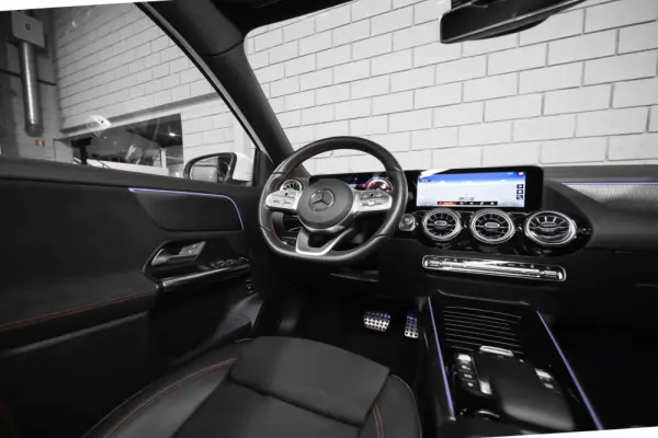Mercedes-Benz EQA 250 AMG Line 5