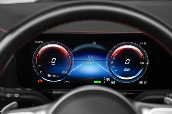 Mercedes-Benz EQA 250 AMG Line 8