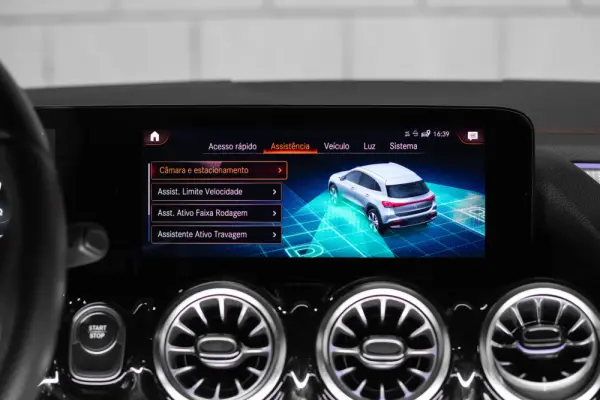 Mercedes-Benz EQA 250 AMG Line 13