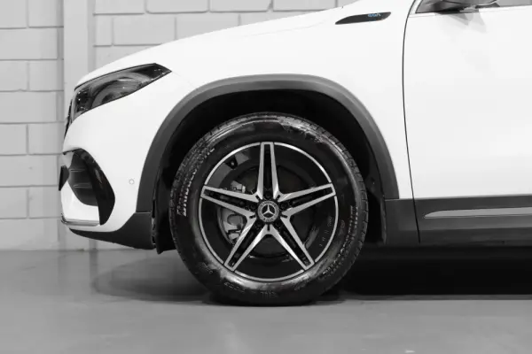 Mercedes-Benz EQA 250 AMG Line 16