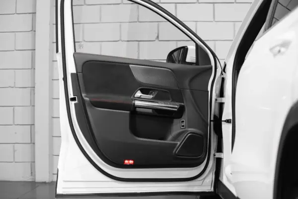 Mercedes-Benz EQA 250 AMG Line 32