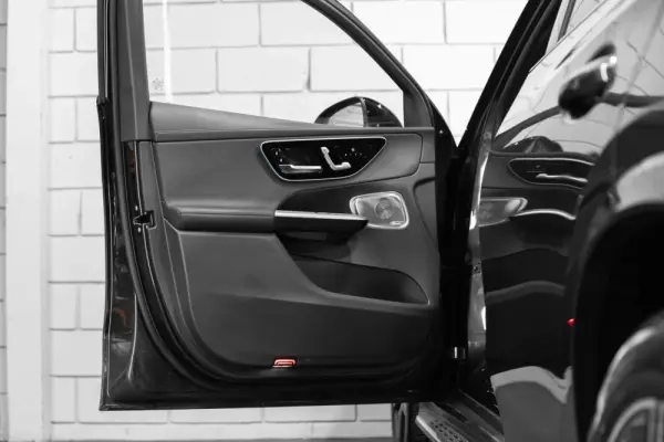 Mercedes-Benz GLC 300 e 4Matic 9G-TRONIC Edition AMG Line 33