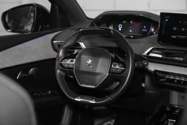 Peugeot 5008 1.2 PureTech GT EAT8 6