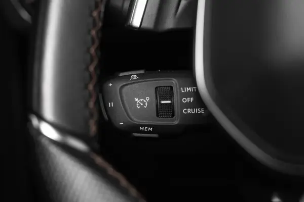 Peugeot 5008 1.2 PureTech GT EAT8 9