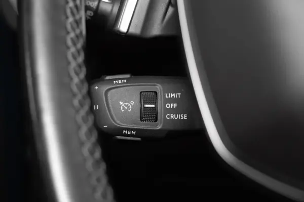 Peugeot 5008 BlueHDI 130 EAT8 Allure 9