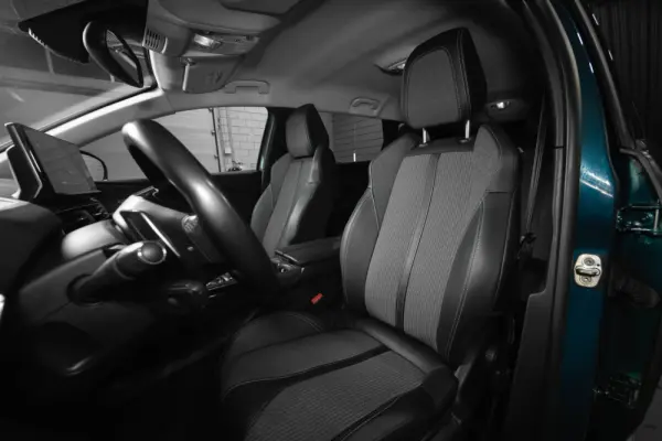 Peugeot 5008 BlueHDI 130 EAT8 Allure 11
