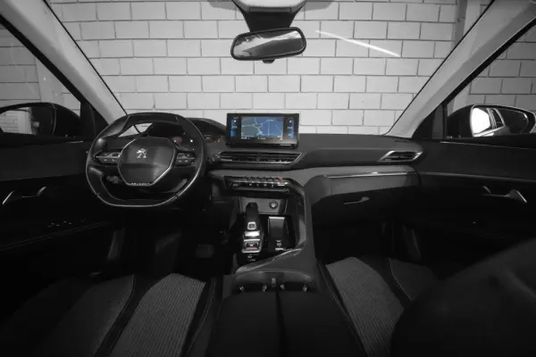 Peugeot 5008 BlueHDI 130 EAT8 Allure 32