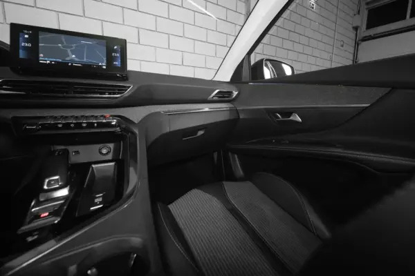 Peugeot 5008 BlueHDI 130 EAT8 Allure 34