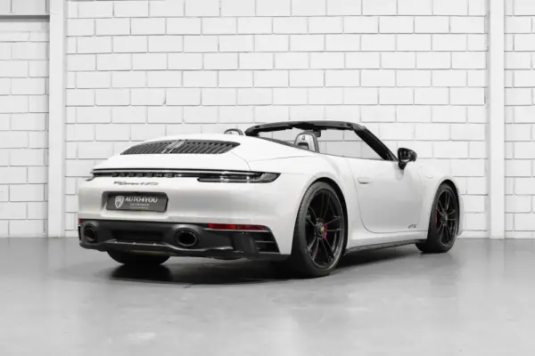 Porsche 911 (992) Carrera 4 GTS PDK 4
