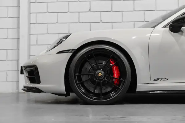Porsche 911 (992) Carrera 4 GTS PDK 5
