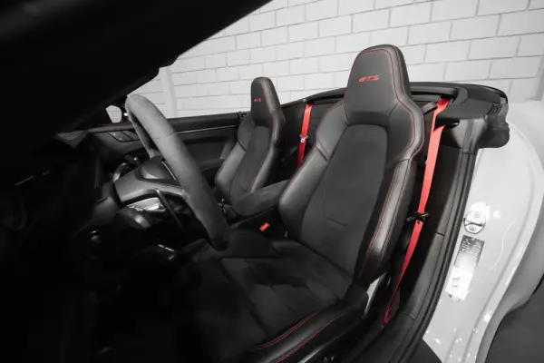 Porsche 911 (992) Carrera 4 GTS PDK 7