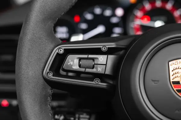Porsche 911 (992) Carrera 4 GTS PDK 9