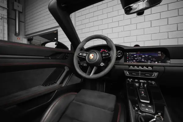 Porsche 911 (992) Carrera 4 GTS PDK 28