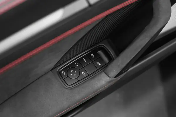 Porsche 911 (992) Carrera 4 GTS PDK 32