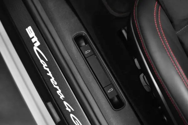 Porsche 911 (992) Carrera 4 GTS PDK 34