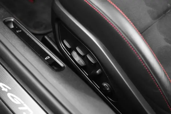 Porsche 911 (992) Carrera 4 GTS PDK 51