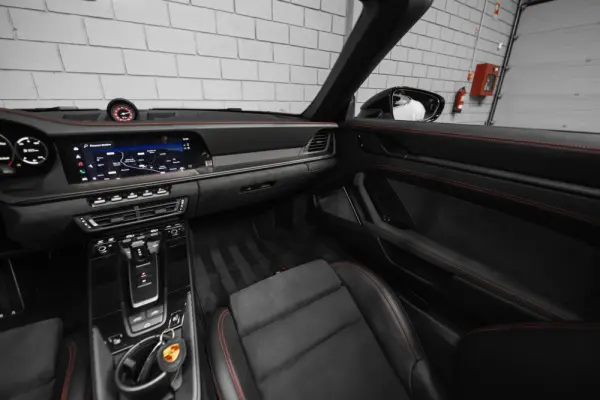 Porsche 911 (992) Carrera 4 GTS PDK 55