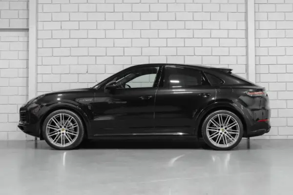 Porsche Cayenne Coupé E-Hybrid 2
