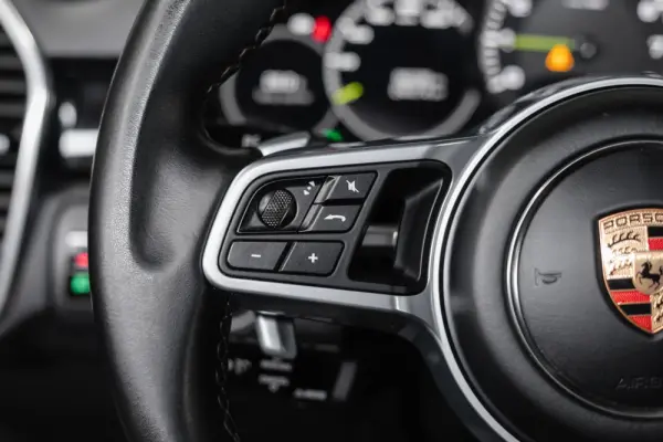 Porsche Cayenne Coupé E-Hybrid 9