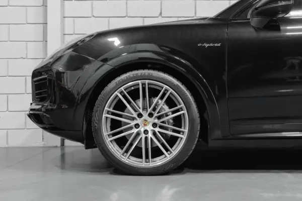Porsche Cayenne Coupé E-Hybrid 24