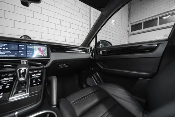 Porsche Cayenne Coupé E-Hybrid 26