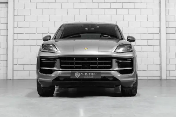 Porsche Cayenne Coupé Turbo E-Hybrid Pacote GT 2