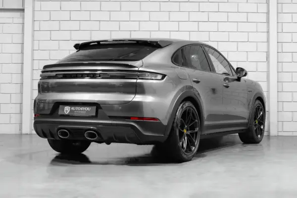 Porsche Cayenne Coupé Turbo E-Hybrid Pacote GT 4
