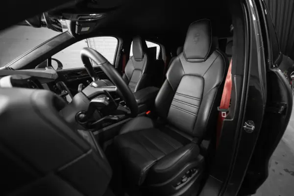 Porsche Cayenne Coupé Turbo E-Hybrid Pacote GT 6